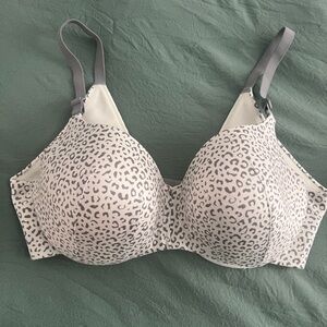 Cacique Smooth Boost Plunge Full Coverage T-Shirt Bra White Leopard Print 40DD